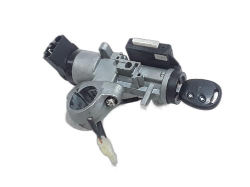 Used Ignition barrel CHEVROLET AVEO / KALOS Hatchback (T200) 1.4 (83 hp) 30605020