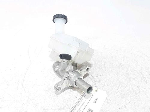 Used Brake master cylinder RENAULT CLIO V (B7_) 1.0 TCe 90 (B7MT) (91 hp) 25164795