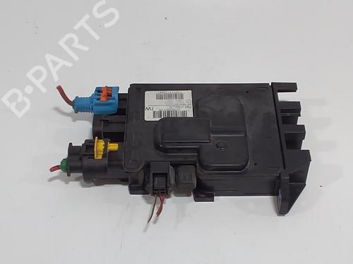 fuse-box-renault-megane-iii-hatchback-bz01_-b3_-2008-33892266 main image