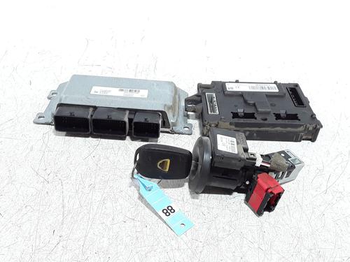 Module électronique DACIA SANDERO II 1.0 SCe 75 (B8JC, B8JD, B8NC) (73 hp) 32149962