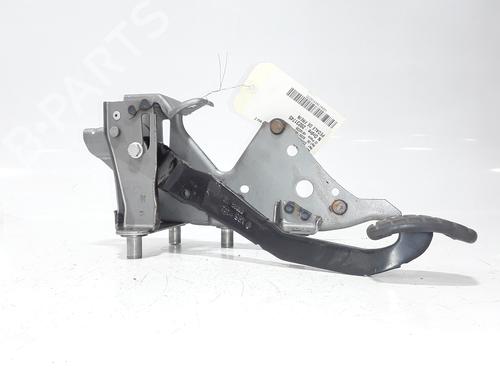 Used Break pedal RENAULT CLIO III (BR0/1, CR0/1) 1.2 16V (BR02, BR0J, BR11, CR02, CR0J, CR11) (75 hp) 25190394