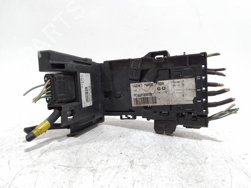 Used Fuse box Fuse box 37674359 37674359