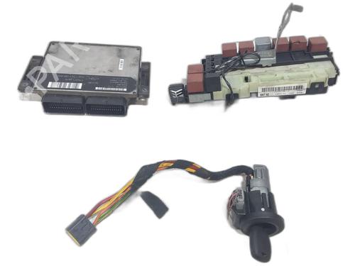 electronic-module-renault-clio-ii-bb_-cb_-1998-1999-2000-2001-2002-2003-2004-2005-2006-2007-2008-2009-2010-2011-2012-2013-2014-2015-2016-31054697 main image