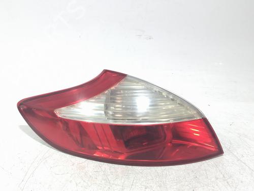 Venstre baglygte RENAULT MEGANE III Hatchback (BZ0/1_, B3_) 1.5 dCi (106 hp) 32074936