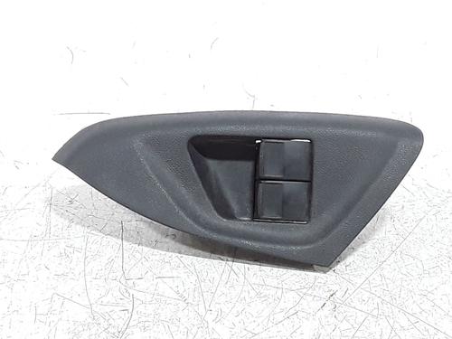 switch-peugeot-108-2014-32767348 main image