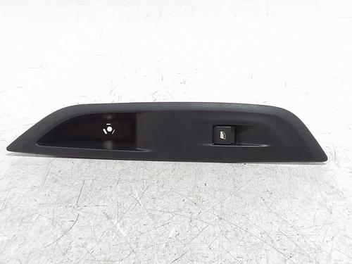 Used Right front window switch Right front window switch PEUGEOT 208 II (UB_, UP_, UW_, UJ_) 1.5 BlueHDI 100 (102 hp) 32847693 32847693