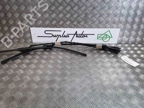 Used Front windshield wiper arm PEUGEOT 3008 II SUV (MC_, MR_, MJ_, M4_) 1.2 THP/ PureTech 130 (MRHNSM, MRHNSU, MRHNSJ, MRHNYW,... (131 hp) 25201864