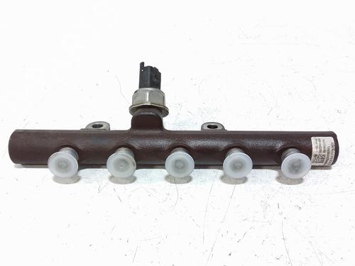 Used Injection rail RENAULT CLIO III (BR0/1, CR0/1) [2005-2014]  29379821