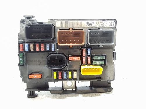 fuse-box-citroen-c3-ii-sc_-2009-33187467 main image