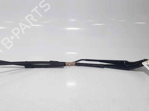Used Front windshield wiper arm DACIA SANDERO III 1.0 TCe 90 (91 hp) 25202500