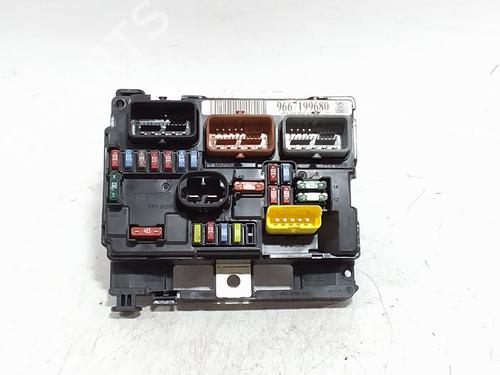 Used Fuse box Fuse box 37674363 37674363