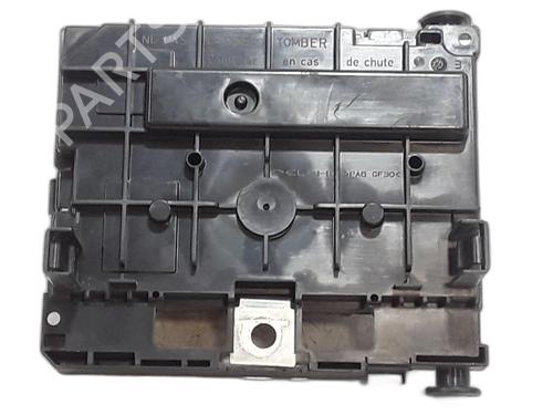 Fuse box PEUGEOT 307 (3A/C) 1.6 HDi | BP30500856E1