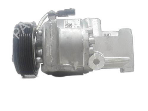Used AC compressor DACIA DUSTER (HM_) 1.5 dCi 115 4x4 (HMAD) (116 hp) 31795715