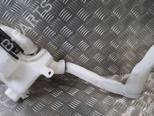 Used Windscreen washer tank PEUGEOT 208 I (CA_, CC_) 1.6 HDi (92 hp) 25201653