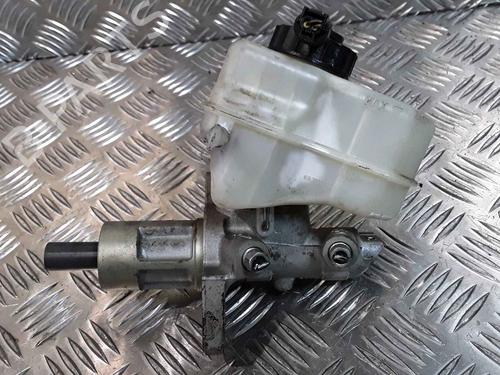 Used Brake master cylinder BMW 1 (E87) 118 d (122 hp) 25164649