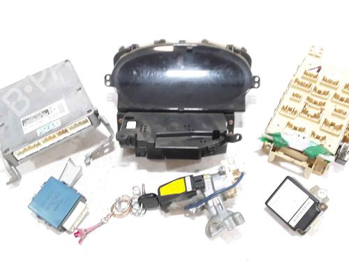 Used Engine control unit (ECU) TOYOTA YARIS (_P1_) 1.3 (NCP10, SCP12_) (86 hp) 25195184