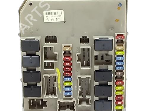 Used Fuse box Fuse box 37861572 37861572