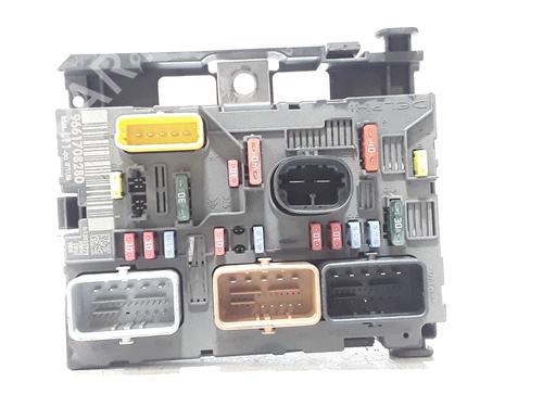 Used Fuse box PEUGEOT 307 (3A/C) 2.0 HDi 135 (136 hp) 30194767
