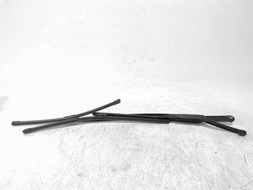 Used Front windshield wiper arm Front windshield wiper arm 39479749 39479749