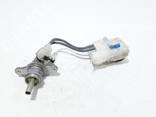 Used Brake master cylinder MERCEDES-BENZ VITO Van (W447) 114 CDI (447.601, 447.603, 447.605) (136 hp) 25162664