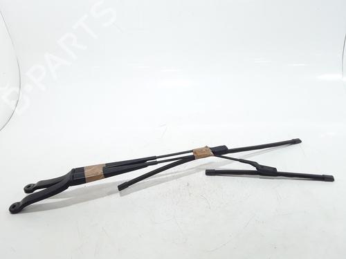 Used Front windshield wiper arm FIAT 500X (334_) 1.0 (334.AXN1B) (120 hp) 25202832