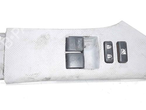 Used Switch TOYOTA YARIS (_P9_) 1.4 D-4D (NLP90_, NLP90R) (90 hp) 25186355