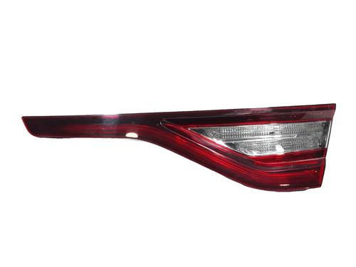 right-tailgate-light-renault-megane-iv-hatchback-b9amn_-2015-39415827 main image