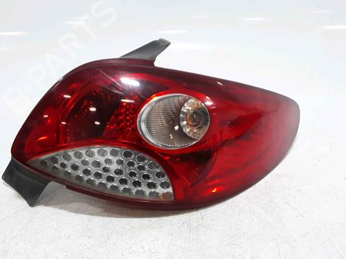 Høyre baklys PEUGEOT 206+ (2L_, 2M_) 1.4 HDi eco 70 (68 hp) 25193404