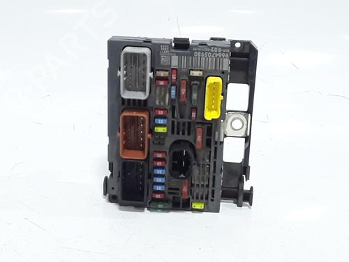 Used Fuse box PEUGEOT 3008 I MPV (0U_) 1.6 HDi (109 hp) 29230267