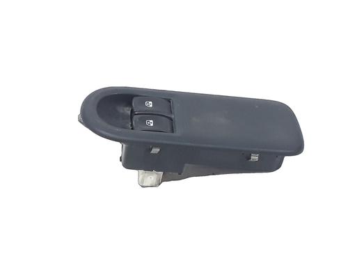 Used Switch Switch RENAULT CLIO III (BR0/1, CR0/1) 1.5 dCi (BR17, CR17) (86 hp) 39731717 39731717