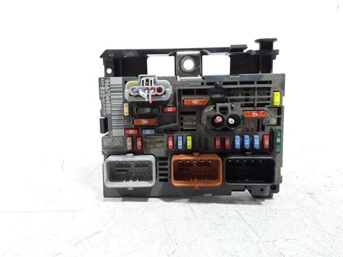 Used Fuse box Fuse box PEUGEOT 3008 I MPV (0U_) 1.6 HDi (109 hp) 33413582 33413582