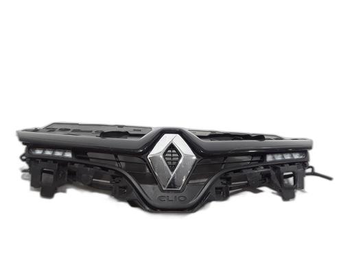Used Grille RENAULT CLIO IV (BH_) 1.5 dCi 90 (90 hp) 31239721