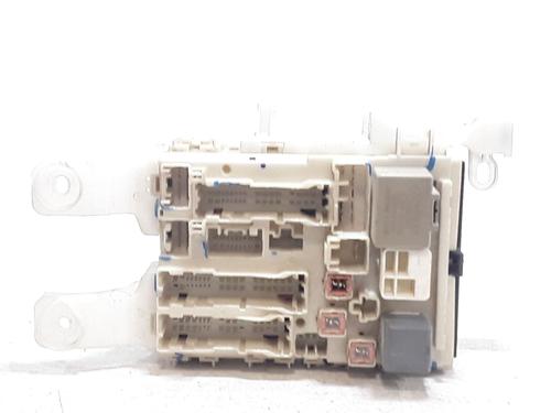 Sikringsdose TOYOTA RAV 4 III (_A3_) 2.2 D 4WD (ALA30_, ALA30R) (177 hp) 30650991