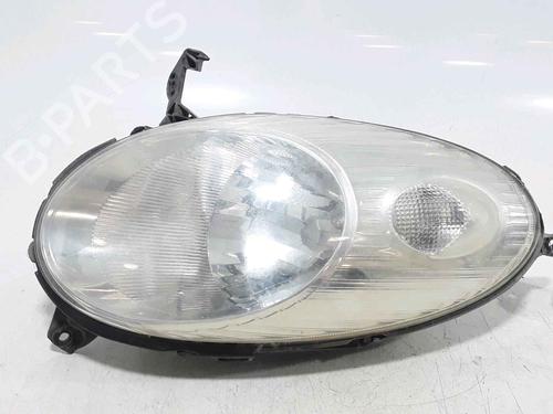 Used Right headlight NISSAN MICRA III (K12) 1.2 16V (65 hp) 25182717