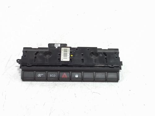 warning-switch-renault-clio-v-b7_-2019-36460253 main image