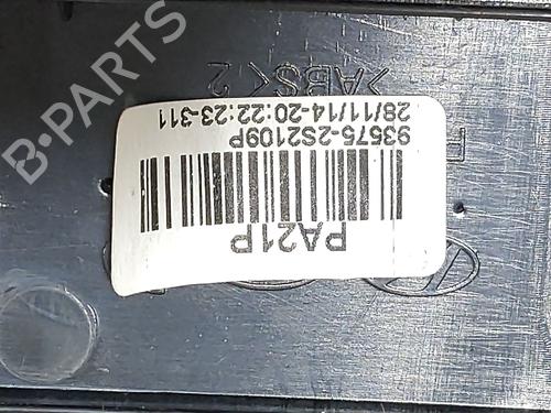 Right front window switch HYUNDAI ix35 (LM, EL, ELH) 1.7 CRDi | BP36004787I26 - Image 2