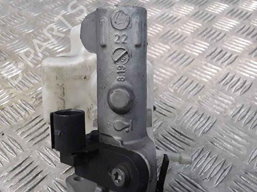 Brake master cylinder VW GOLF VI (5K1) 1.6 TDI | BP25165631M77 