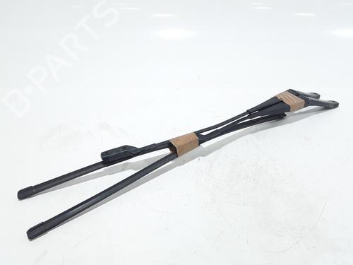 Used Front windshield wiper arm FORD FIESTA VI (CB1, CCN) [2008-2017]  25202316