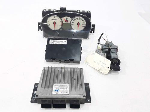 Used Engine control unit (ECU) NISSAN MICRA III (K12) 1.5 dCi (86 hp) 25194652