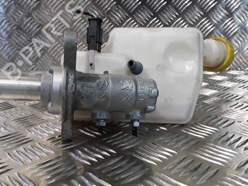 Used Brake master cylinder CITROËN C3 II (SC_) 1.4 VTi 95 (95 hp) 25164733
