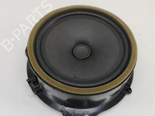 speaker-jaguar-xe-x760-2015-24819191 main image