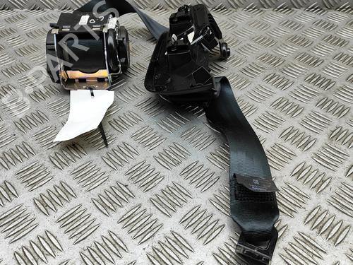 rear-right-seatbelt-volvo-xc40-536-2017-33379426 main image