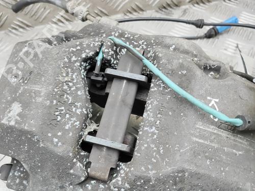 Left front brake caliper BMW 5 Touring (G31) 530 d xDrive | BP37269176M105 - Image 4