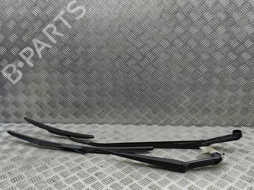Used Front windshield wiper arm Front windshield wiper arm SUZUKI SX4 S-Cross (JY) 1.4 Hybrid (Mild Hybrid) (AKK 414) (129 hp) 33379945 33379945