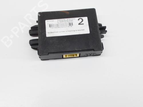 Used Electronic module TOYOTA YARIS (_P13_) 1.5 Hybrid (NHP130_, NHP130) (101 hp) 13928114
