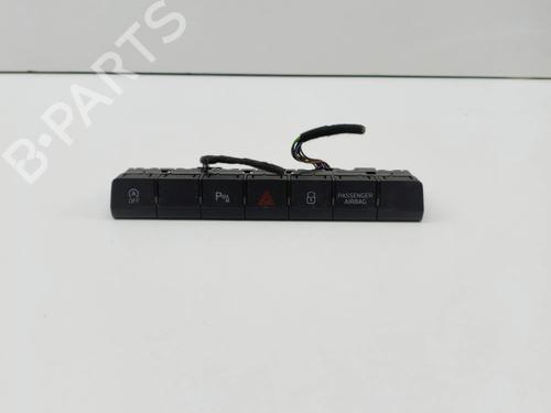 Warning switch SKODA KAROQ (NU7, ND7) 1.5 TSI | BP37797973I22 - Image 1