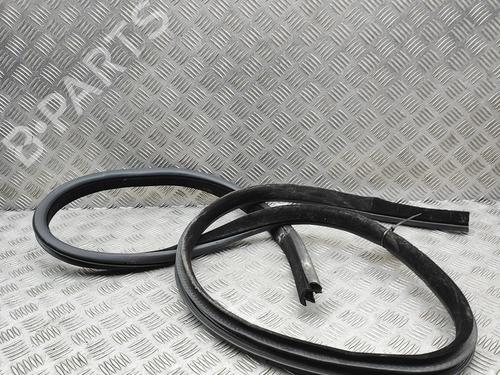 rubber-door-seal-jaguar-xe-x760-2015-36565023 main image