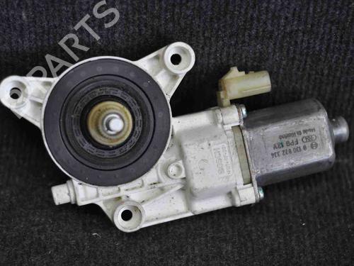 Used Right rear window motor CHRYSLER VOYAGER IV (RG, RS) 2.5 CRD (120 hp) 7081371