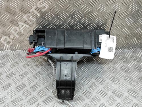 Used Fuse box Fuse box TESLA MODEL X (5YJX) P100D AWD (772 hp) 25217877 25217877