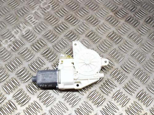 Used Right front window motor VW TRANSPORTER T5 Van (7HA, 7HH, 7EA, 7EH) 2.0 TDI (140 hp) 10673557